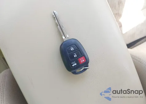 2016 Toyota Camry Le/Xle/Se/Xse из США, поврежденный, VIN 4T4BF1FK3GR561044